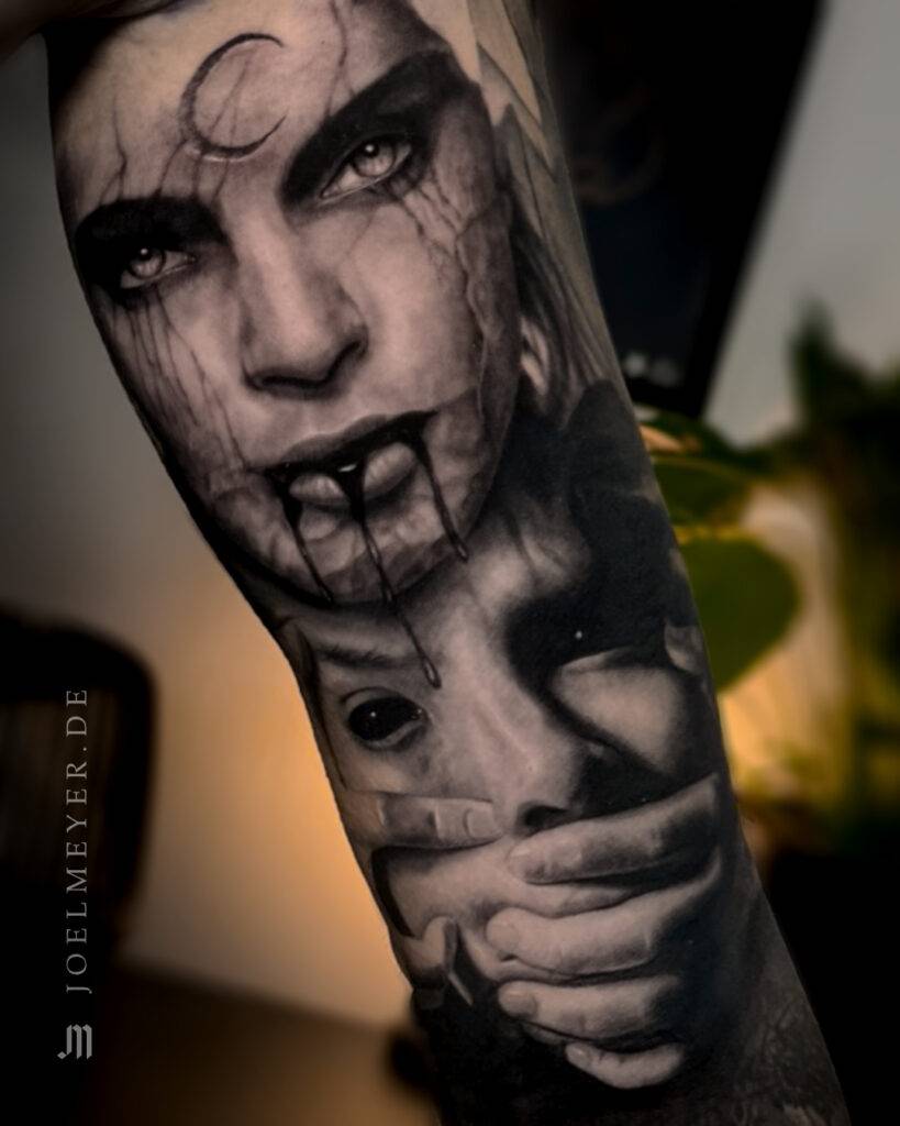 Weiblicher Dämon Porträt Dunkle Fantasy Realismus Tattoo erstellt von Joel Meyer, Tätowierer in Laval 53, Frankreich, in seinem privaten Tattoo Studio.